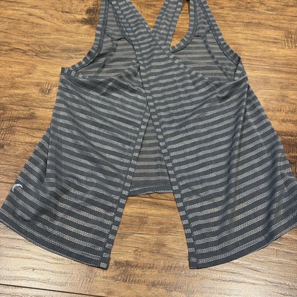 ZYIA Active Gray Nimbus Split Back Tank top size xs - Picture 6 of 7